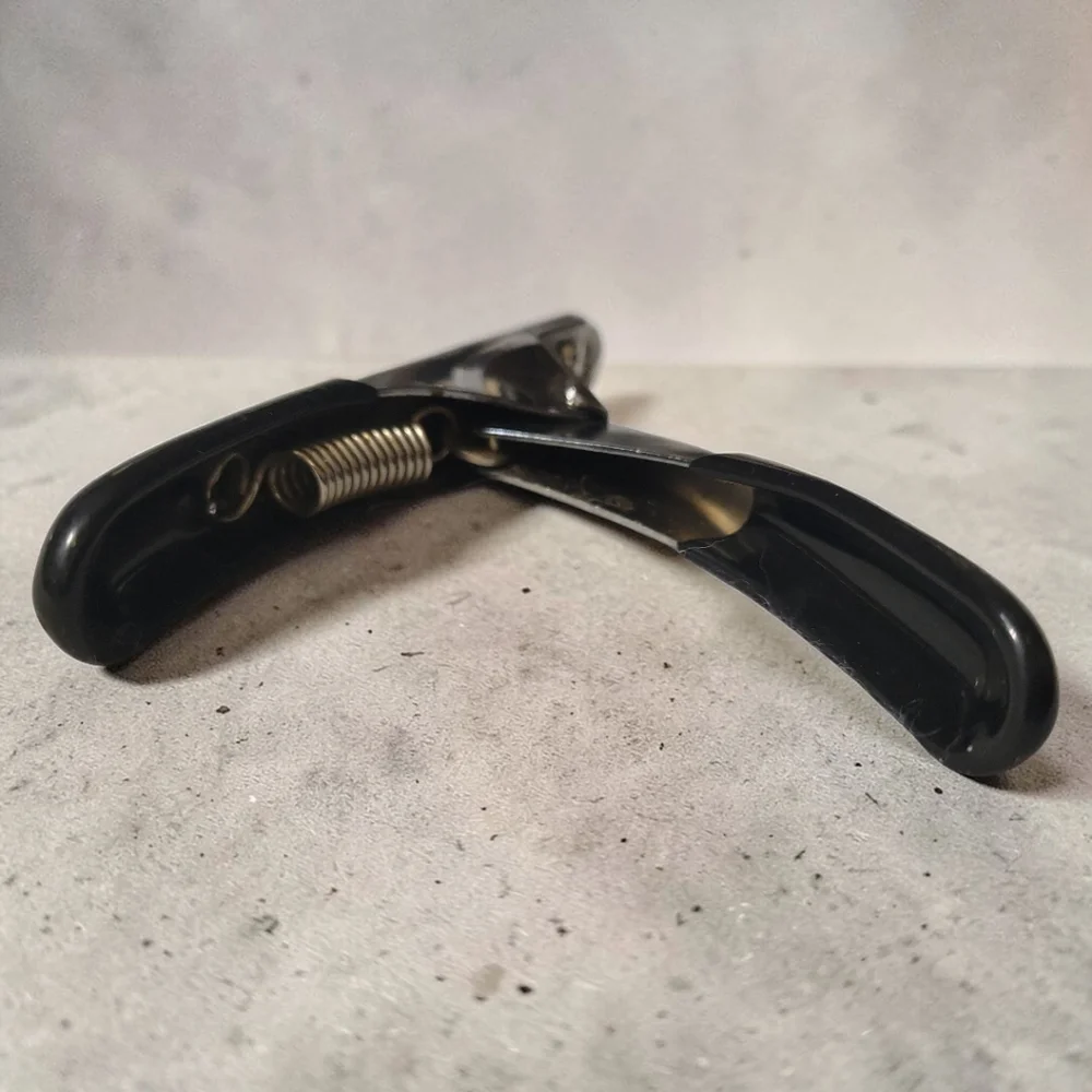 Pet Dog Cat Bird Nail Spring Loaded Stainless Steel Clippers Black Rubber Grip